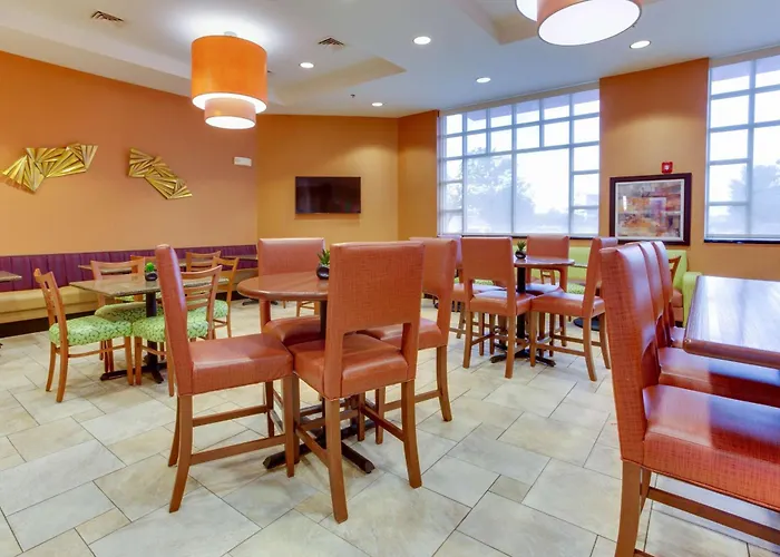 Drury Inn & Suites West Des Moines