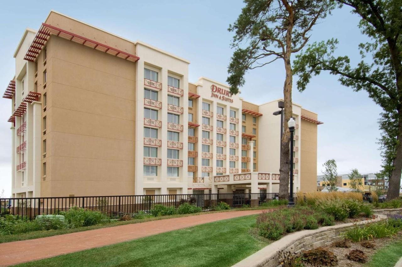 Hotel Drury & West Des Moines