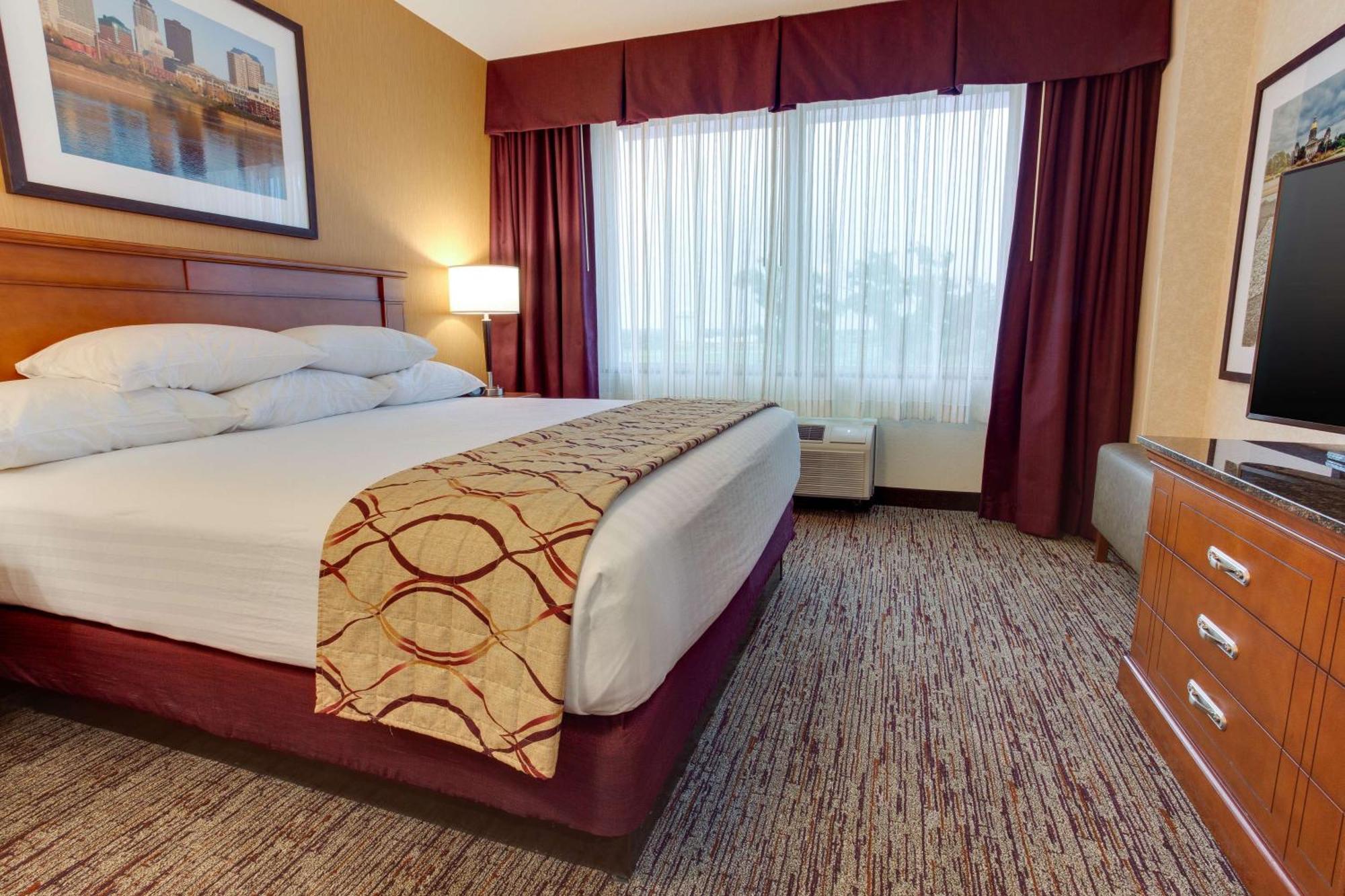 Drury & Hotel 3*
